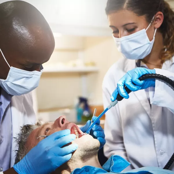 Curso de Auxiliar de Dentista