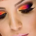 Maquiagem de Carnaval com Pedrinha
